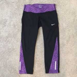 SOLD Nike Dri Fit cropped Running cropped pants